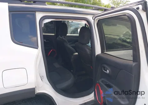 2017 Jeep Renegade Trailhawk 4X4 from USA, damaged, VIN ZACCJBCB8HPF33898